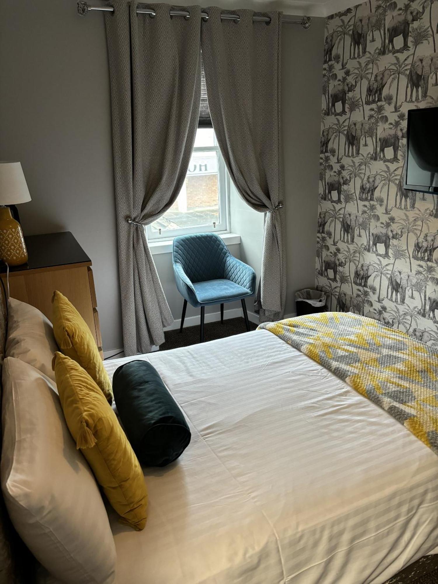 The Blackhorse Accommodation นิวตันสจวร์ต ภายนอก รูปภาพ